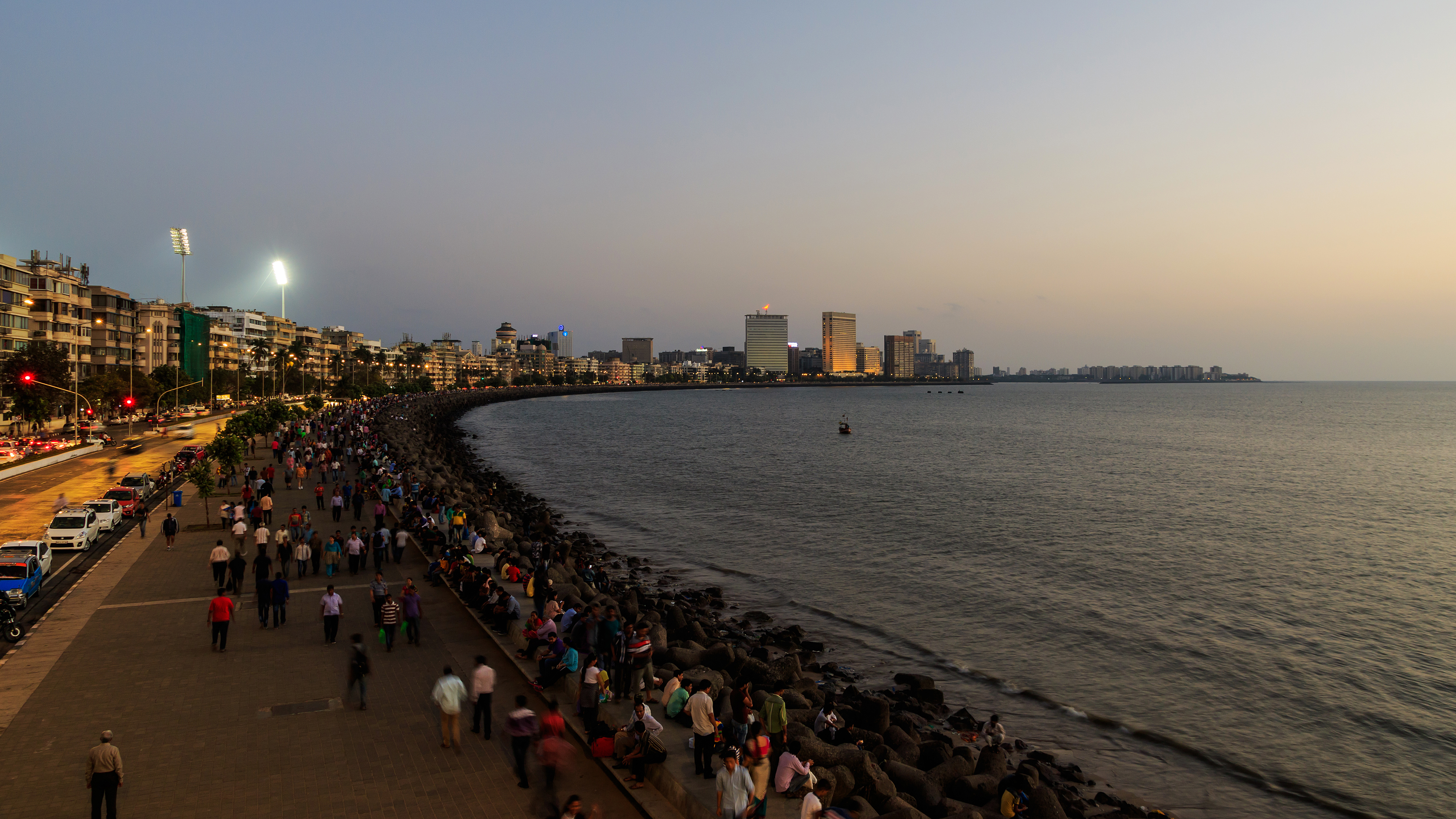 Marine Drive evening view on the Mumbai package route